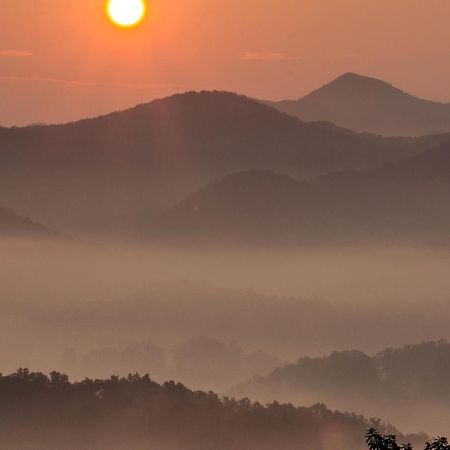 Views I Mins To Dollywood I Hot Tub I Pool Table Villa Sevierville Eksteriør billede